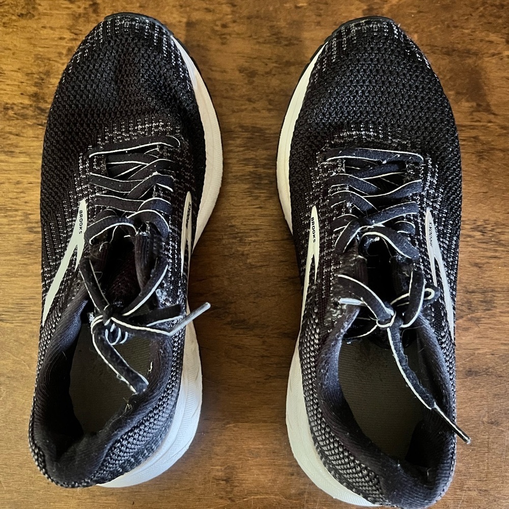 Brooks Tennis Shoes
